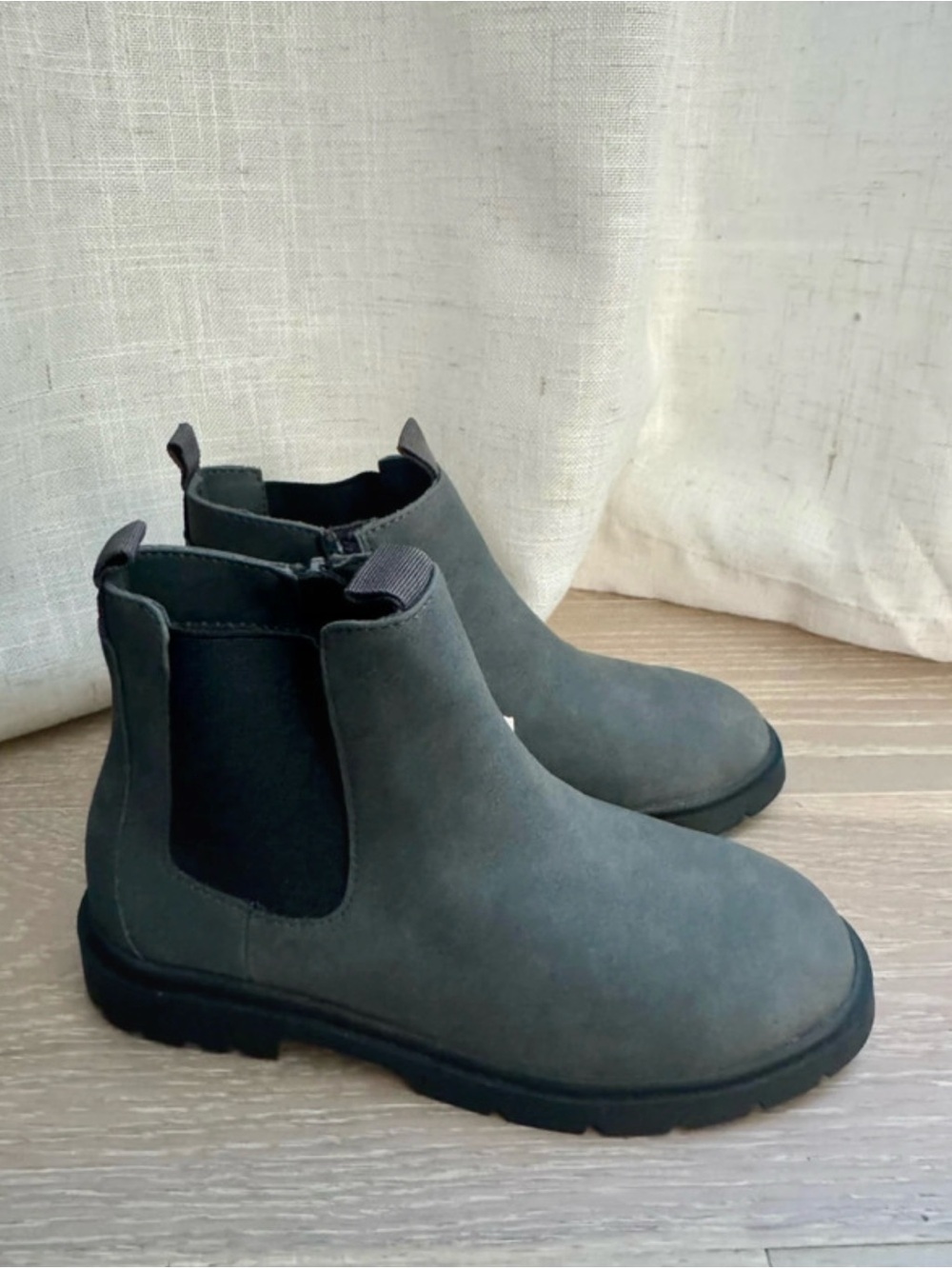 Zara Kids Grey Chelsea Boots size 2.5 NEW